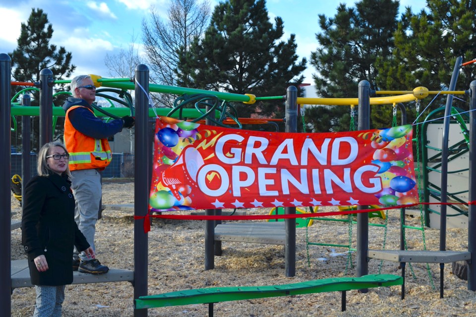 comm-playgroundopening