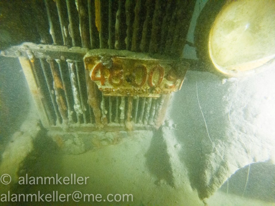 vintage-car-plate