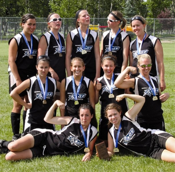 Ashley Wareham (middle row, right) and the Calgary Rage are going to the Western Canadian Fastball Championships, Aug. 5-8.