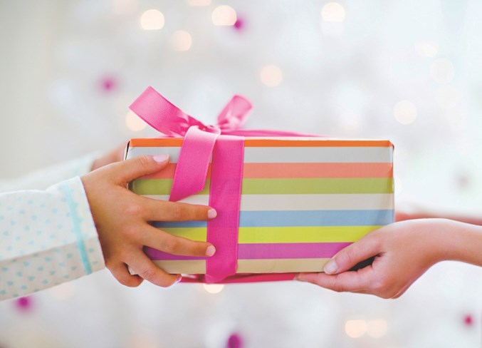 Kids shop for free at the Children's Christmas Market - AirdrieToday.com
