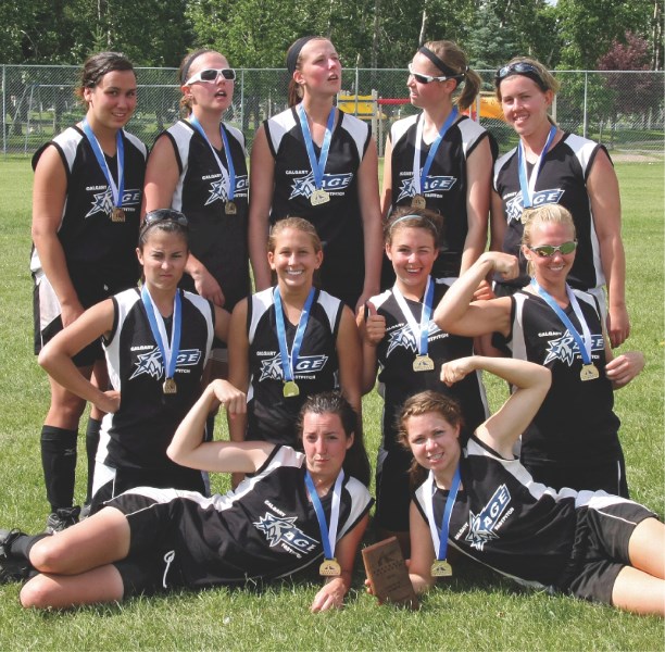 Ashley Wareham (middle row, right) and the Calgary Rage are going to the Western Canadian Fastball Championships, Aug. 5-8.