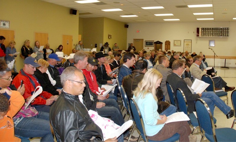 Meeting of the minds &#8211; More than 100 residents gathered at an open house in the Crossfield Community Centre, Aug. 30, to discuss a proposed drug and alcohol