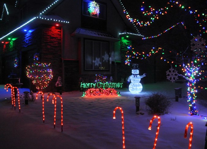 Schreiber Town Council wants residents to decorate their houses for Christmas, and enter the township's decorating contest.
stock photo.