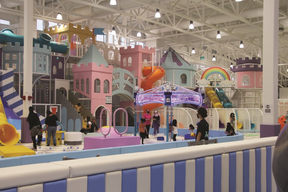 Sky Castle, an indoor playground and entertainment centre has recently opened at New Horizon Mall. 