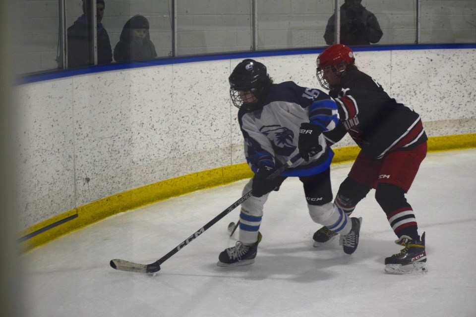 The U13 RHL Blue B Lightning hosted Canmore on January 20 at the Ron Ebbesen. The Lightning played well in the third but lost 7-1. 