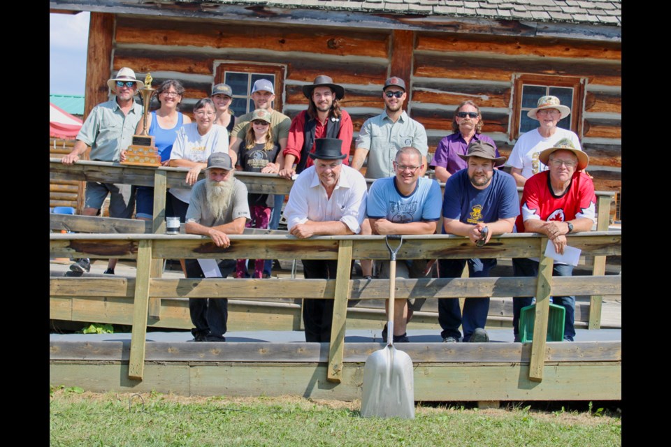 A-event panners gather after the competition for the traditional group photo which changes slightly from year-to-year, but surprisingly many of the faces here haven’t changed in close to 20 years.