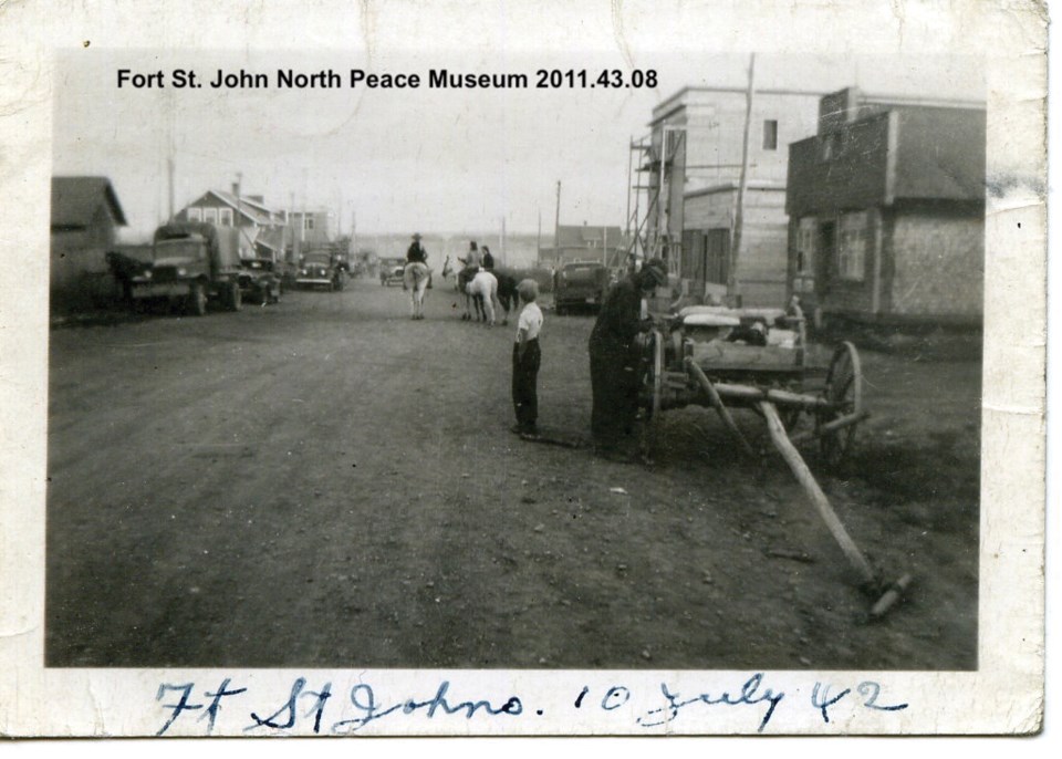 fsj100street1942