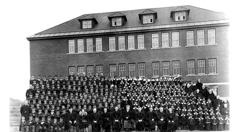 Kamploos Indian Residential School (Archdiocese of Vancouver Archives cira 1937)