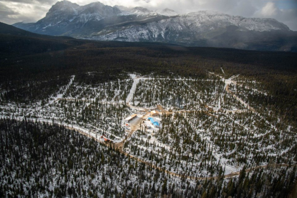 jasper-caribou-conservation-centre