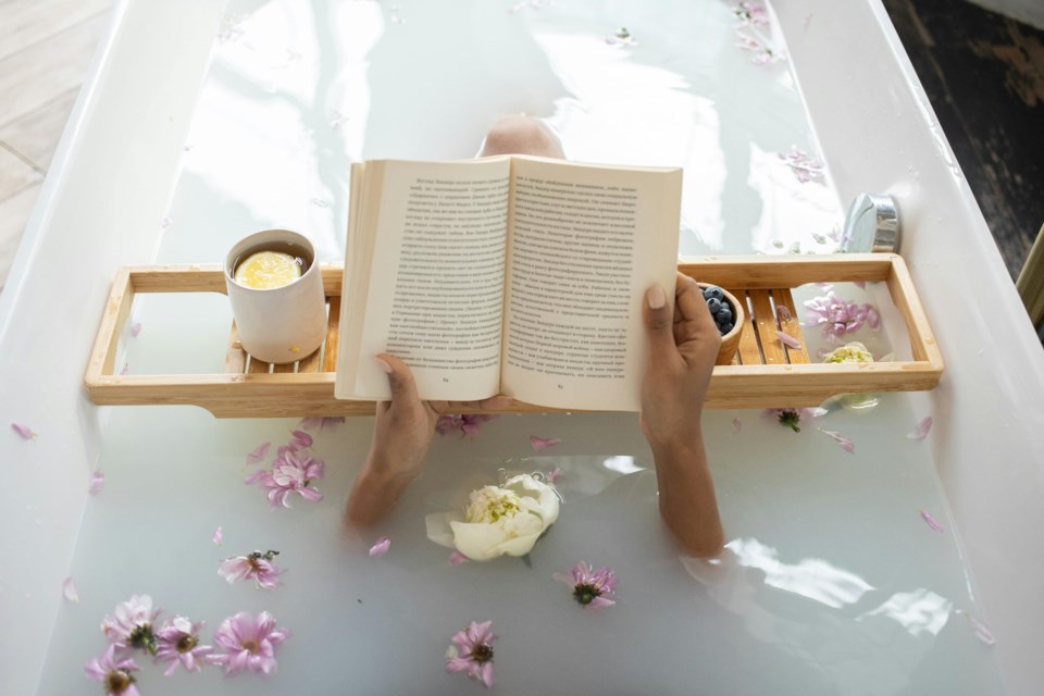 reading-in-the-bath