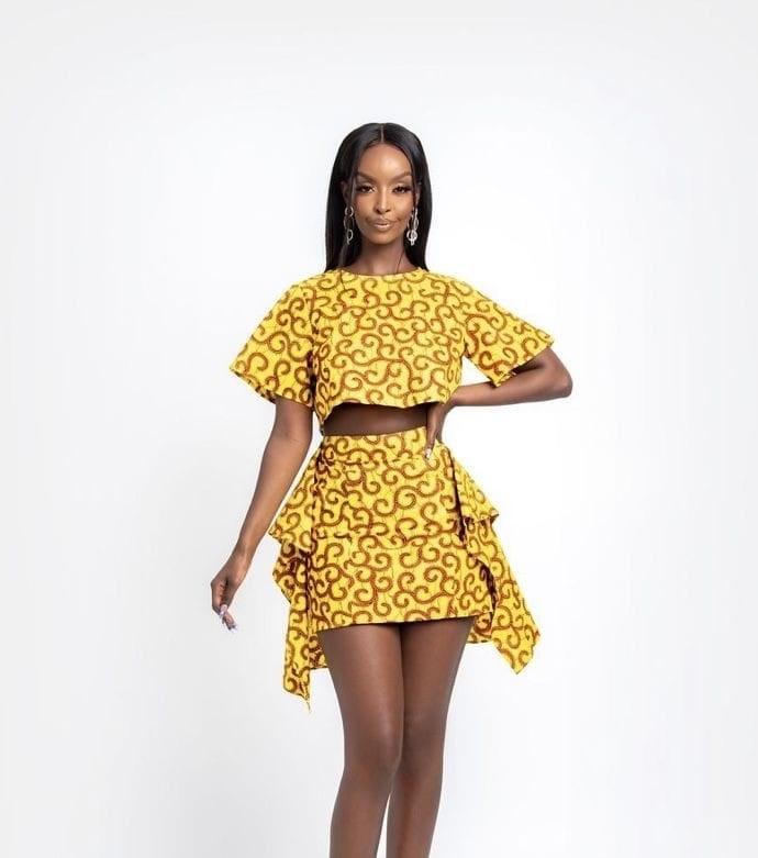 Make a statement with Ankara short gown, skirt & top styles