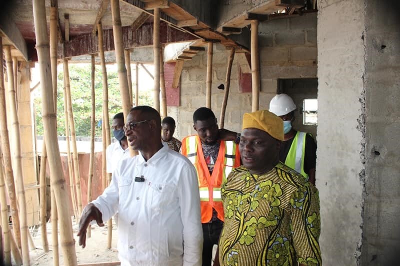 Agbado Oke-Odo boss inspects ongoing reconstruction of council secretariat