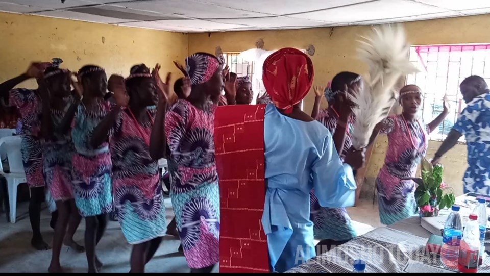 Ejigbo Junior High School VP dances