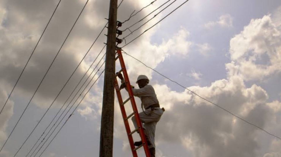 Repair work on an electric line 