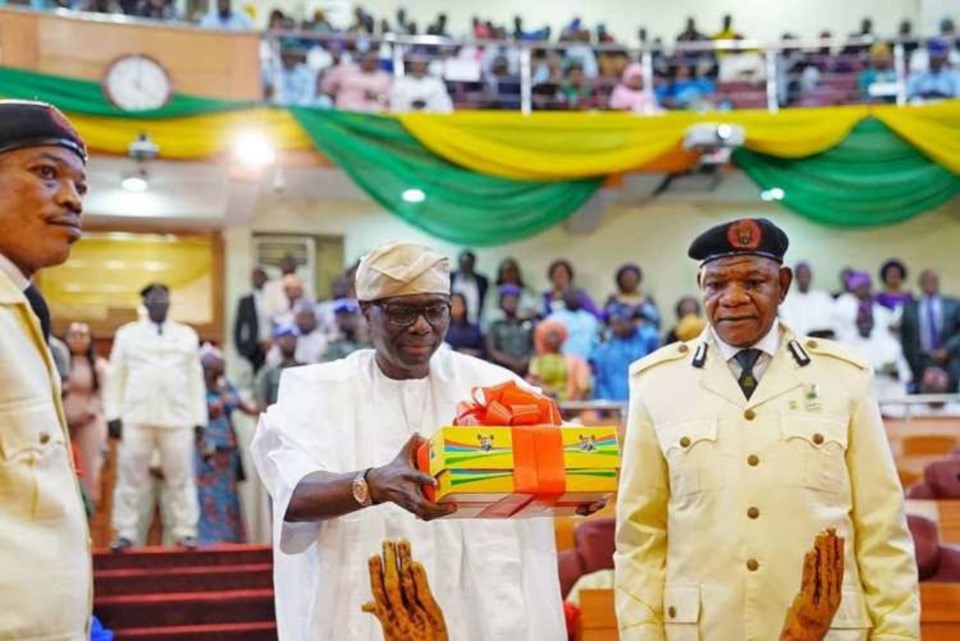 sanwo-olu-presents-2023-budget-of-continuity-to-state-assembly