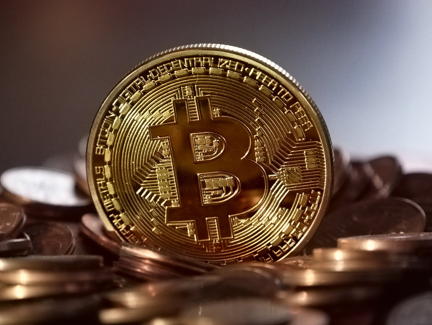How Do I Invest In Bitcoin Right Now - How To Buy Bitcoin Btc Beginner S Guide To Investing In The Cryptocurrency Bloomberg - Never invest more than you can afford to lose.