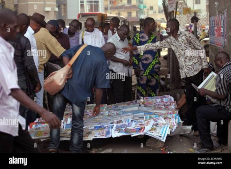 What happens at a typical Newspaper stand 