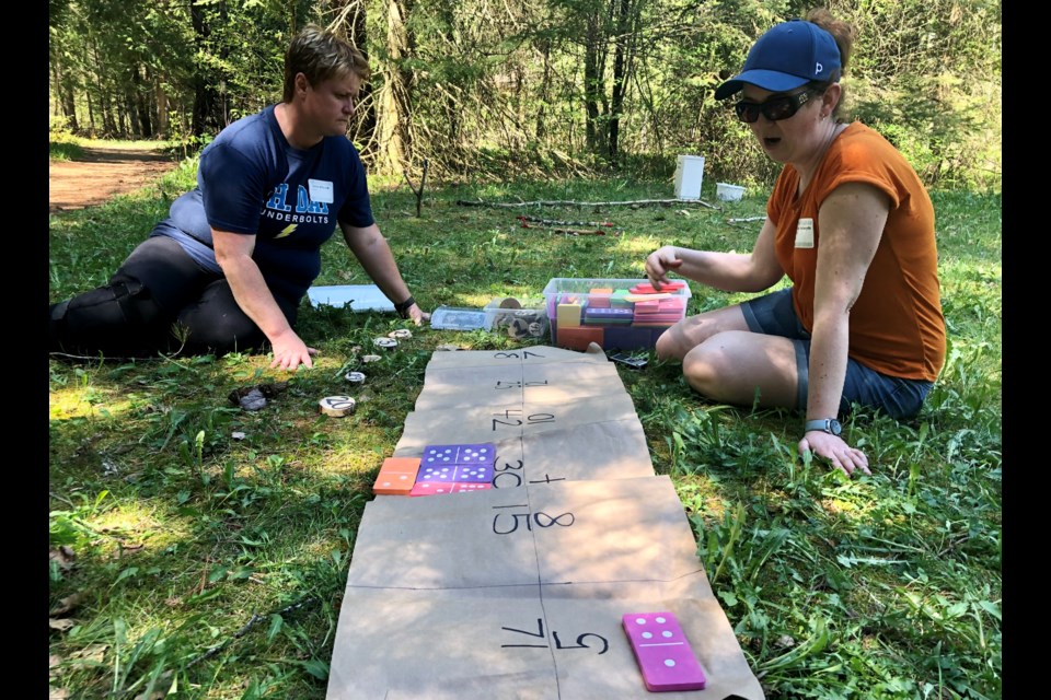 Janice Whiteside and Courtney Burlanyette of W.H. Day Elementary School lead the workshop on making math an outdoor activity in the early years and beyond.