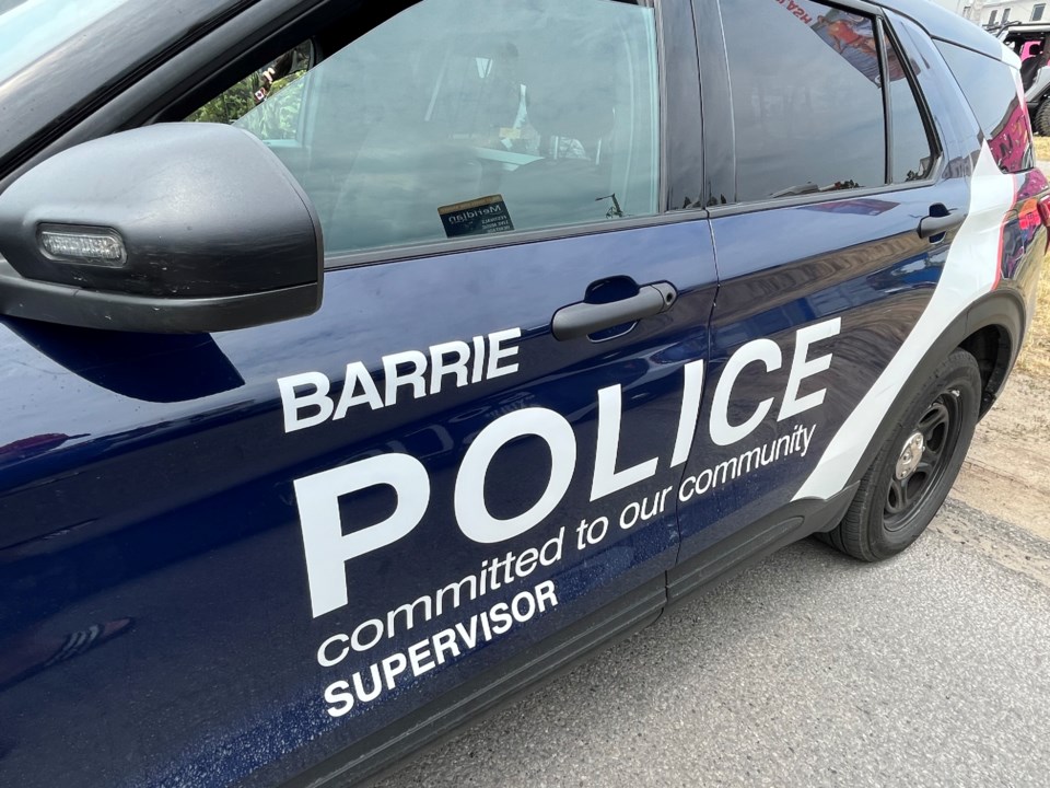 06102023barriepolicecar003