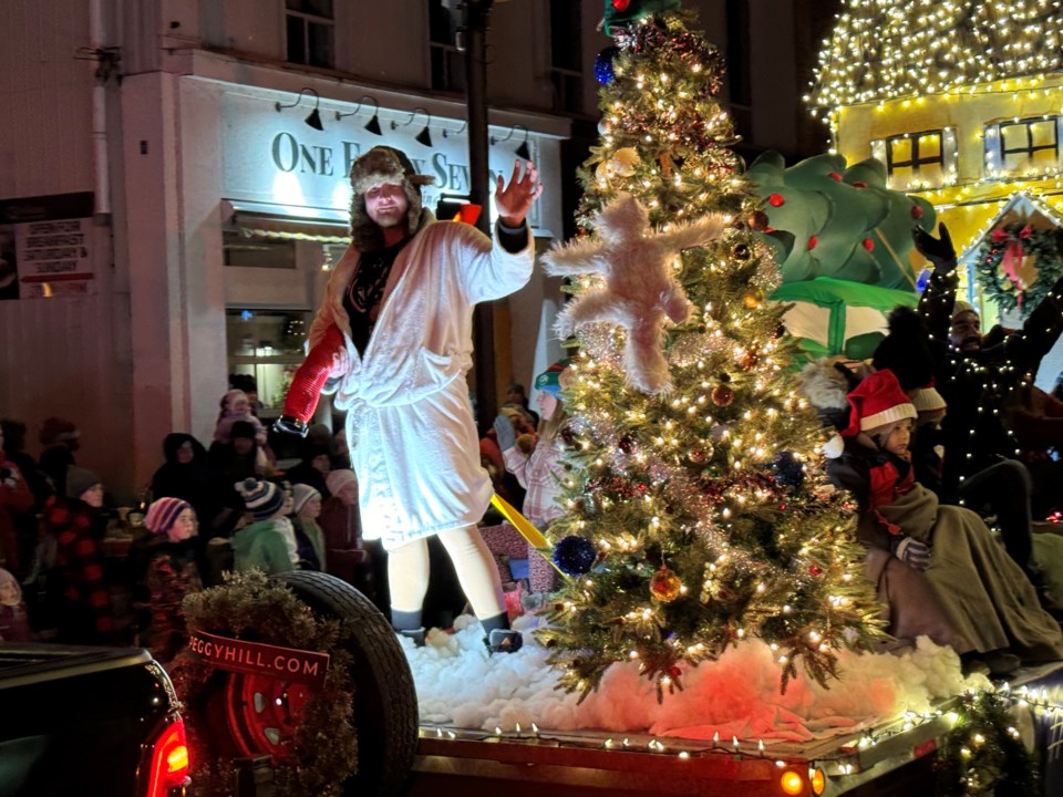 18112023ncbarriesantaparade4