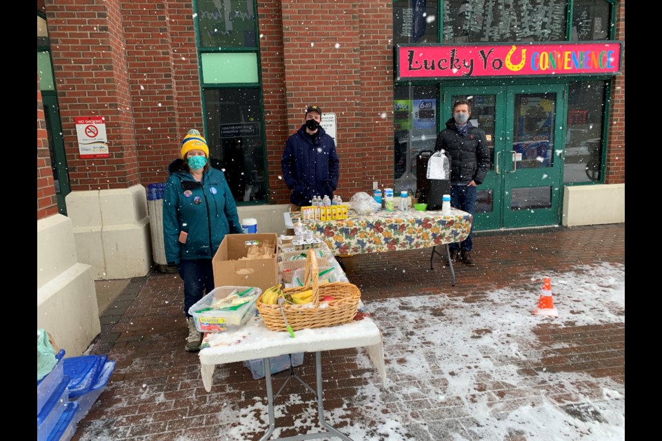 Volunteers are filling a much-needed gap for Barrie's homeless community by offering breakfast each morning outside the downtown bus terminal.