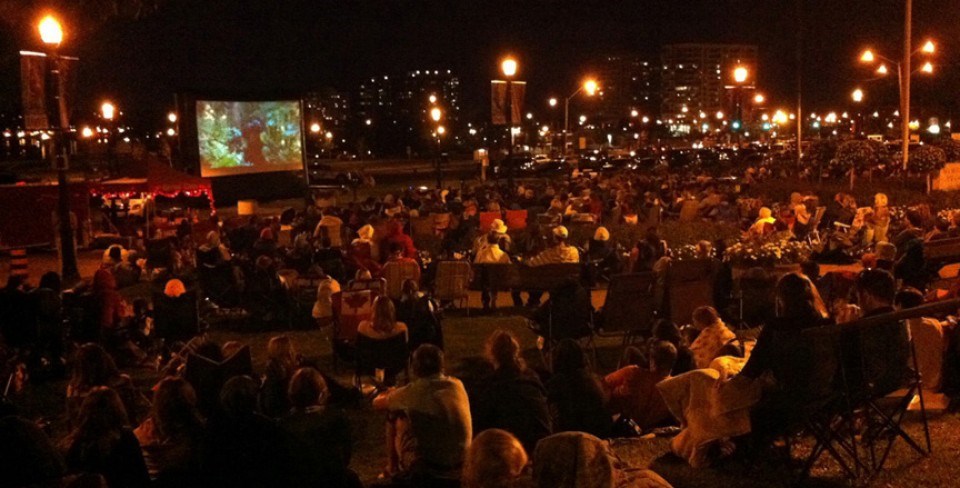 BFF-Outdoor-screening-at-Memorial-Square-2wte8y3tgs1wkg8sayqt4w