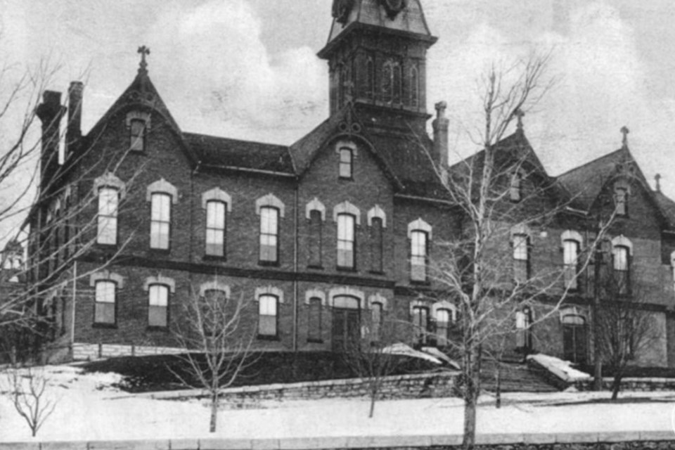 The old courthouse on Worsley Street. The Barrie Jail can be seen in the background. | Photo supplied