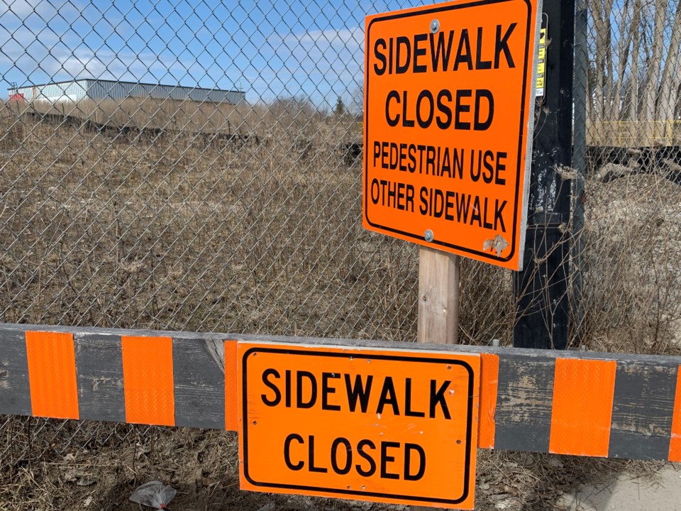 2021-03-24 Sidewalk Closed1