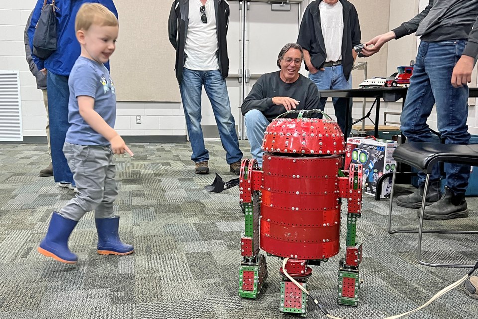 Lifelong love for Meccano connects collectors at museum - Barrie News