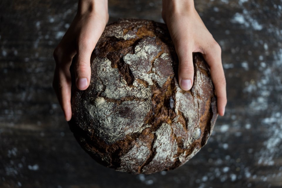 2022-01-19 Baker bread