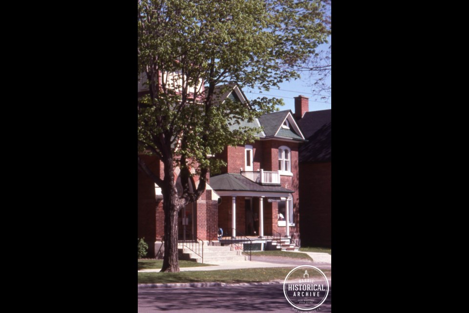 Sinclair House, located at 35 Clapperton St., as it appeared circa 1977.