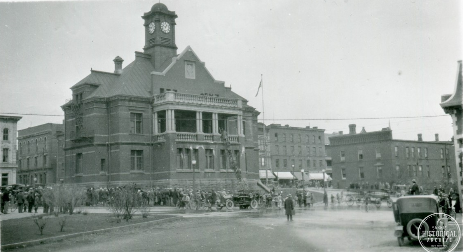 The south view of the post office circa 1910. To the right is the Ross Block, once home to the Hewson and Crewsick law firm that employed stenographer Agnes Kennedy.