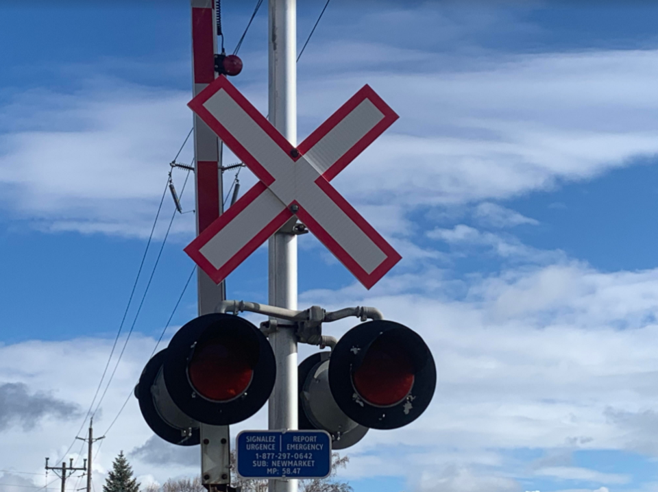 2021-11-03 Railway crossing RB