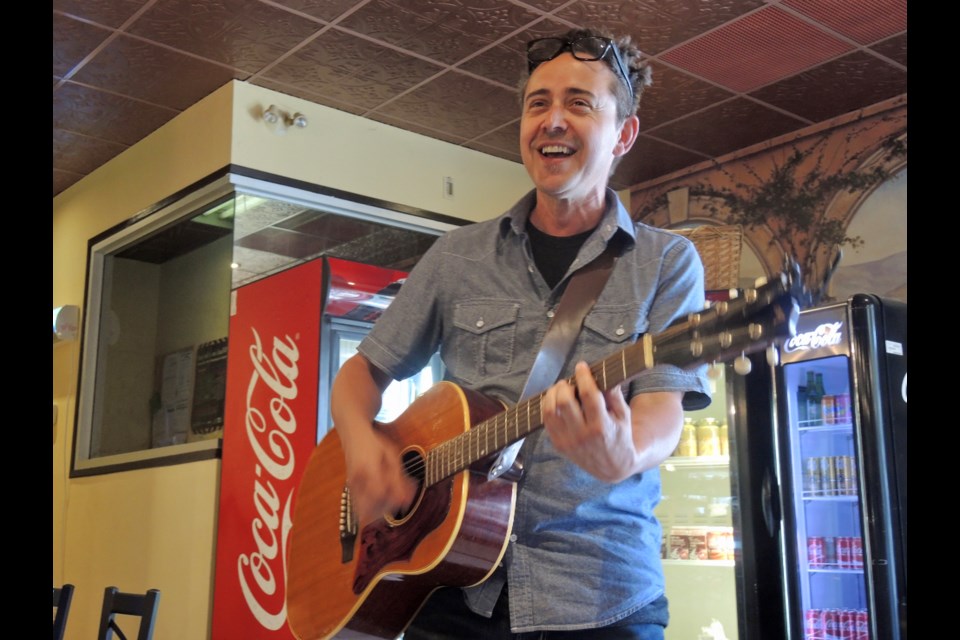 Acclaimed Canadian musician Danny Michel expressed his gratitude with a song and tarts at Bruno's Bakery and Cafe in Innisfil.
Sue Sgambati/BarrieToday         