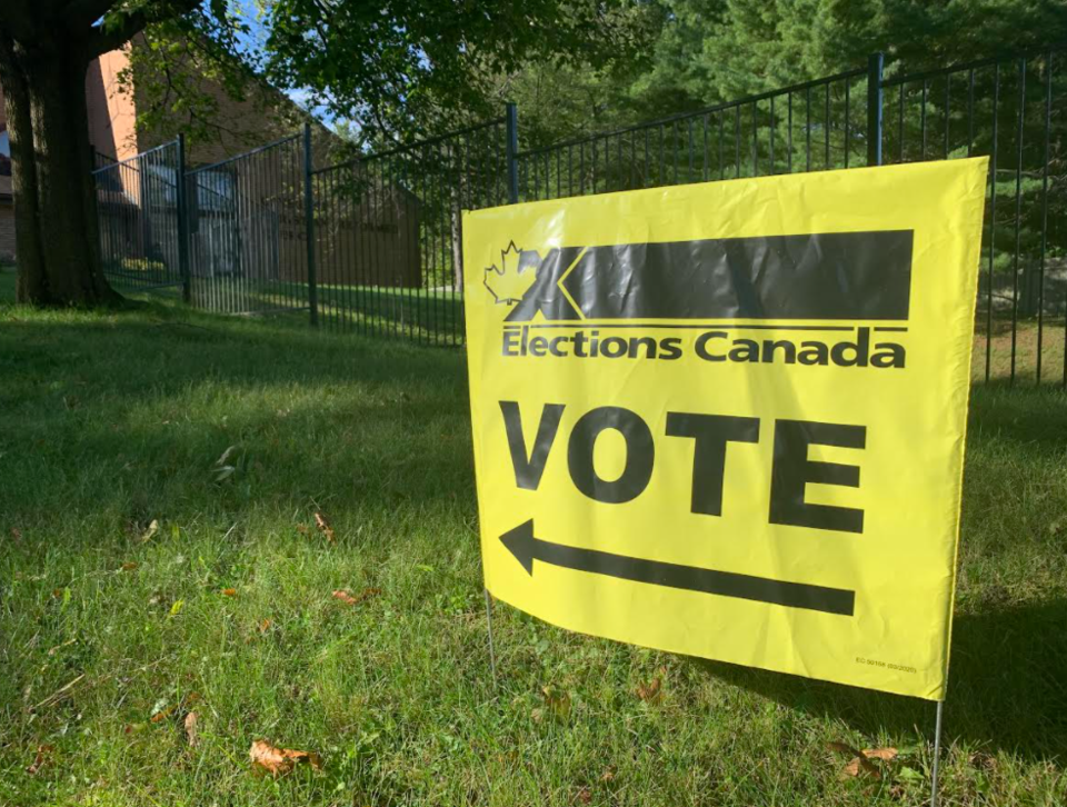 2021-09-20 Elections Canada sign RB 2