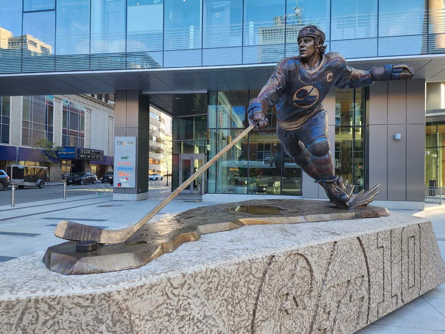 Hall of Famer Dale Hawerchuk dies at 57 from stomach cancer - ESPN