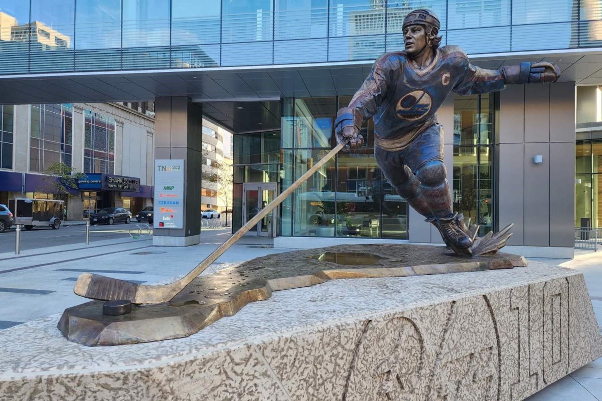 Winnipeg Jets to honor Dale Hawerchuk with statue: 'He was truly a  superstar