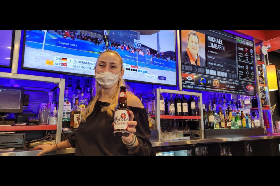 St. Louis Bar and Grill bartender Courtney Thompson says she's ready for Sunday's big game.