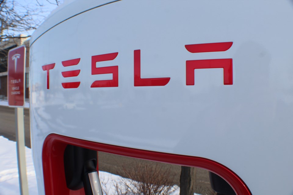 2019-02-11 Tesla charging station RB 2