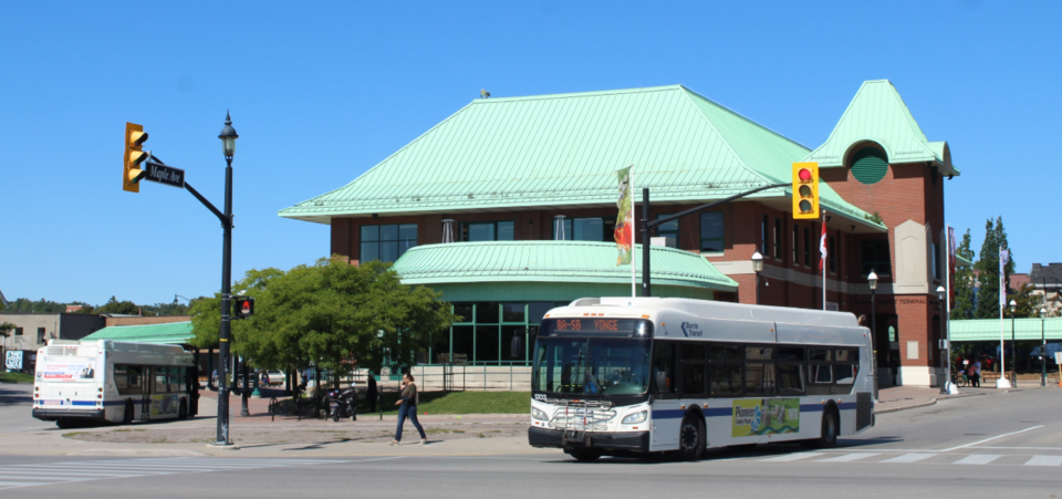 2019-09-17 Barrie bus station RB