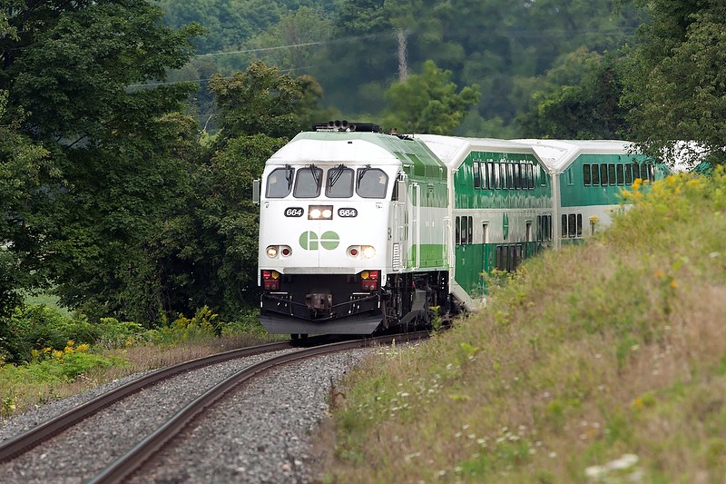 20150829 Barrie GO Train KA 124