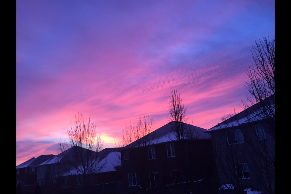 The first stage of the incredible sunrise was blazing pink.
Sue Sgambati/BarrieToday