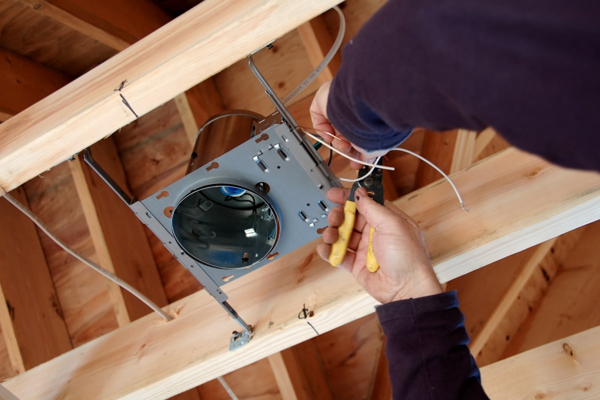Beware home renovation scams as summer nears: Barrie police