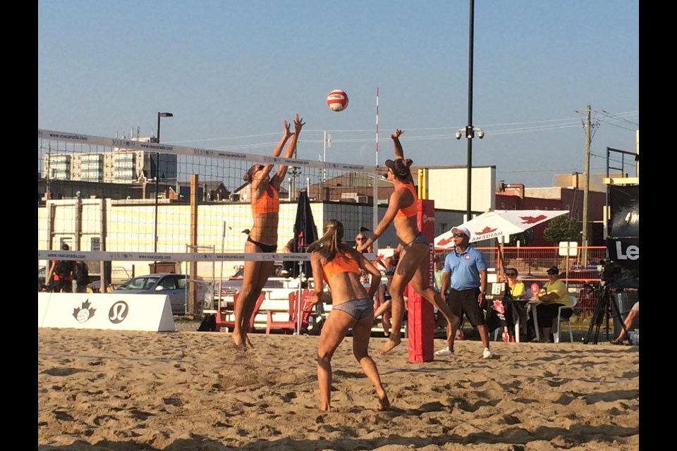 Women's finals show 'grit and determination' at the Volleyball Canada 2017 Senior Beach Nationals