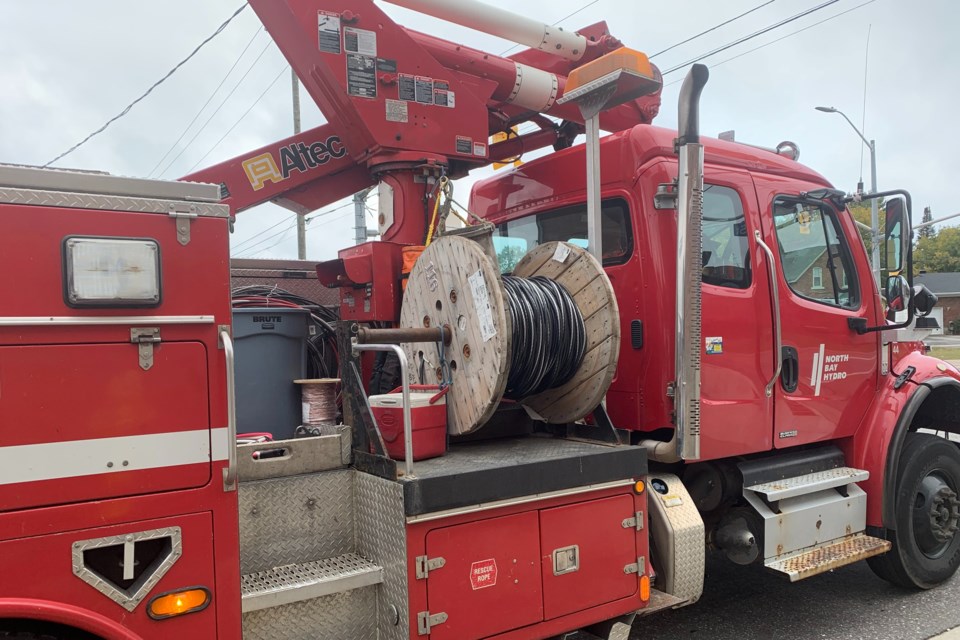 2022-north-bay-hydro-truck-turl