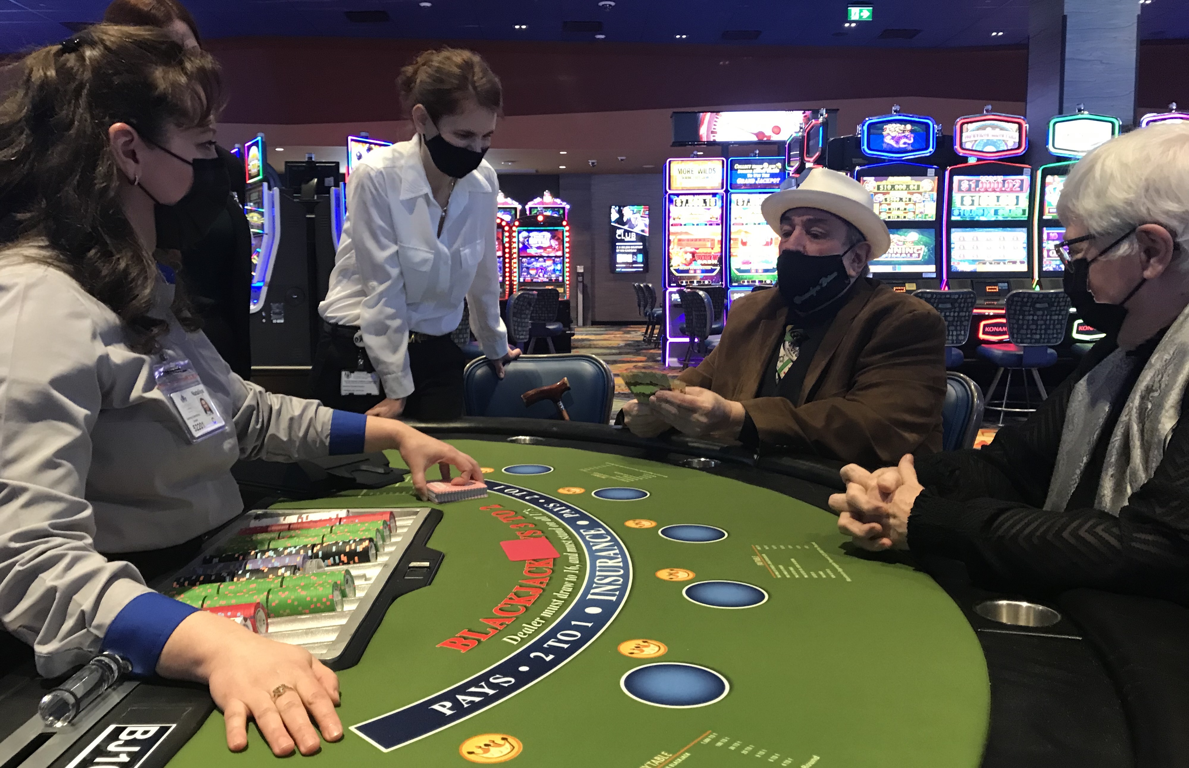 Casino super fan takes first card at Cascades - North Bay News