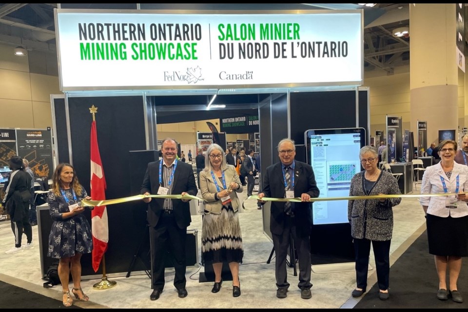 Denise Deschamps, FedNor Initiatives Officer; Mayor Al McDonald, North Bay;  Patty Hajdu, Minister responsible for FedNor; Carman Kidd, Mayor of Temiskaming Shores, and Chair of NOMS Organizing Committee; Manon Brassard, Interim President, FedNor. Karen Rees, Second Vice President, PDAC.
