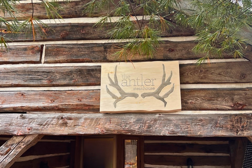 2023-deerhurst-antler-sign