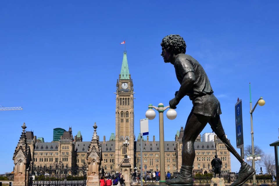 terry fox statue shutterstock_406986268 2016