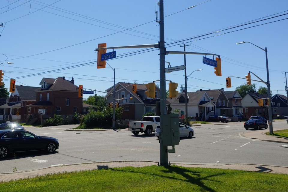The intersection of Algonquin Avenue-Front Street-Jane Street 